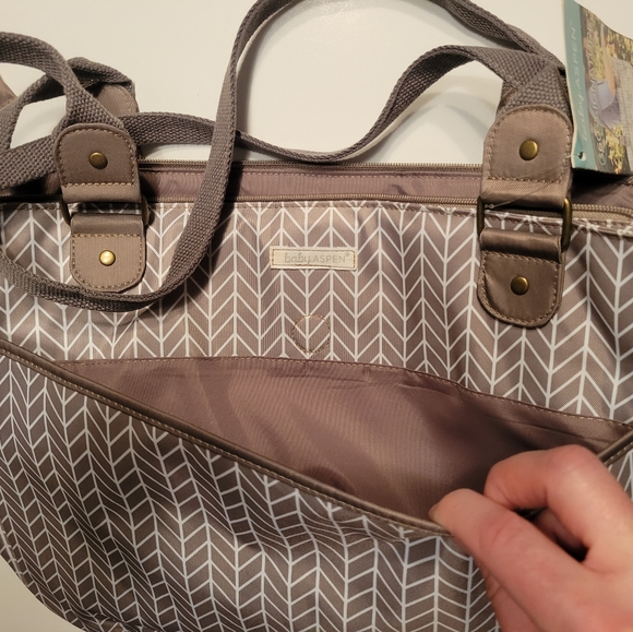 Baby Aspen 360 Signature Diaper Bag - Picture 4 of 6
